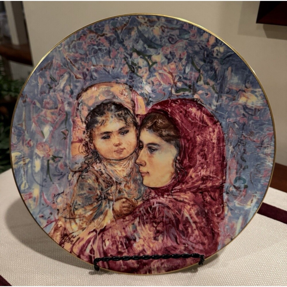 Royal Doulton Plate Lucia and Child by Edna Hibel 1977